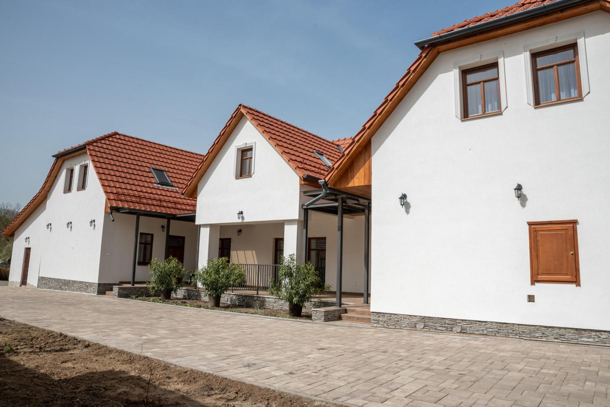 Paca-Hegyi Szallashely Erdohorvati Exterior foto